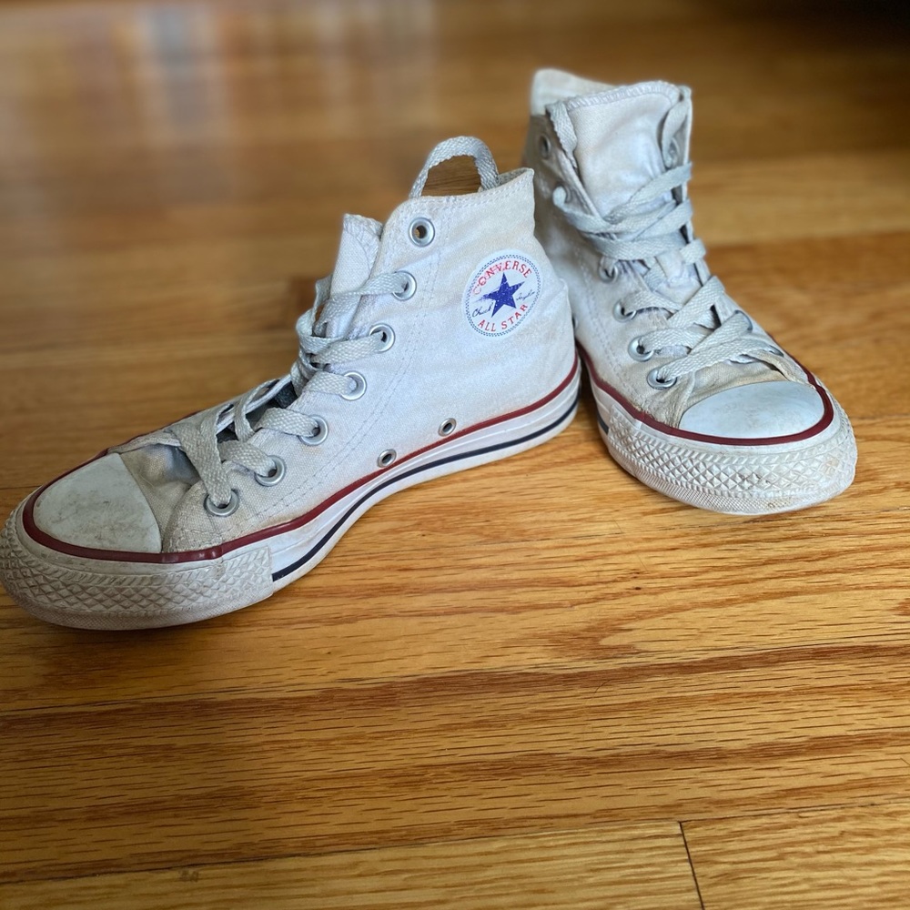 White high top Converse 6W 4M